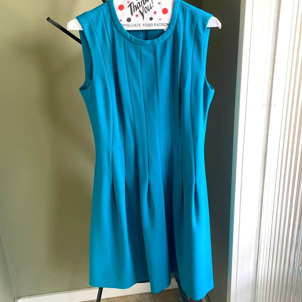 Drycleaned no stains or  damage H and M dress . Sadly doesn’t fit anymore